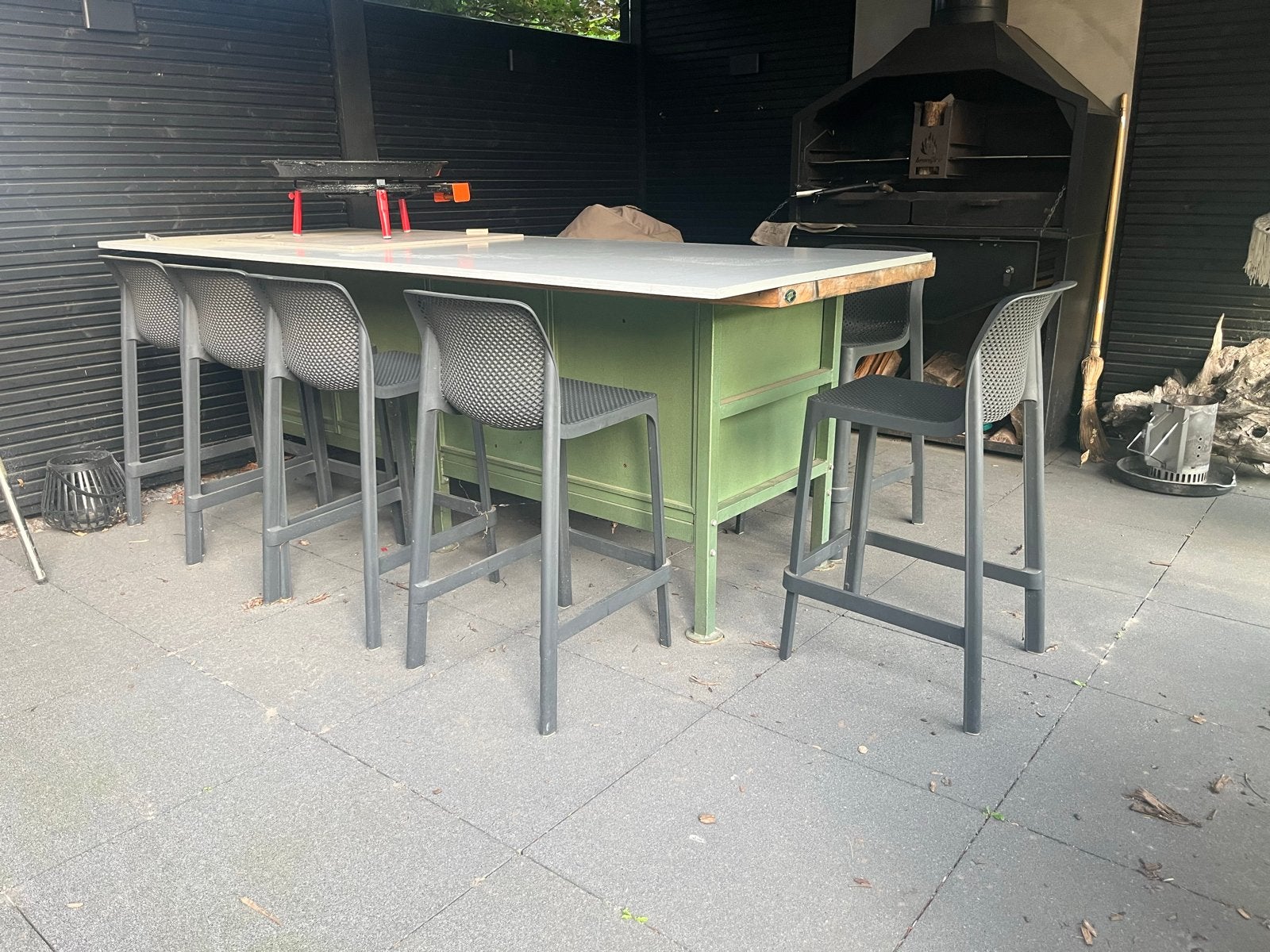 6 Antraciet Kunststof Stapelbare Barkrukken met Rugleuning, Huis en Inrichting, Barkrukken, Ophalen, Kunststof, Met voetsteun