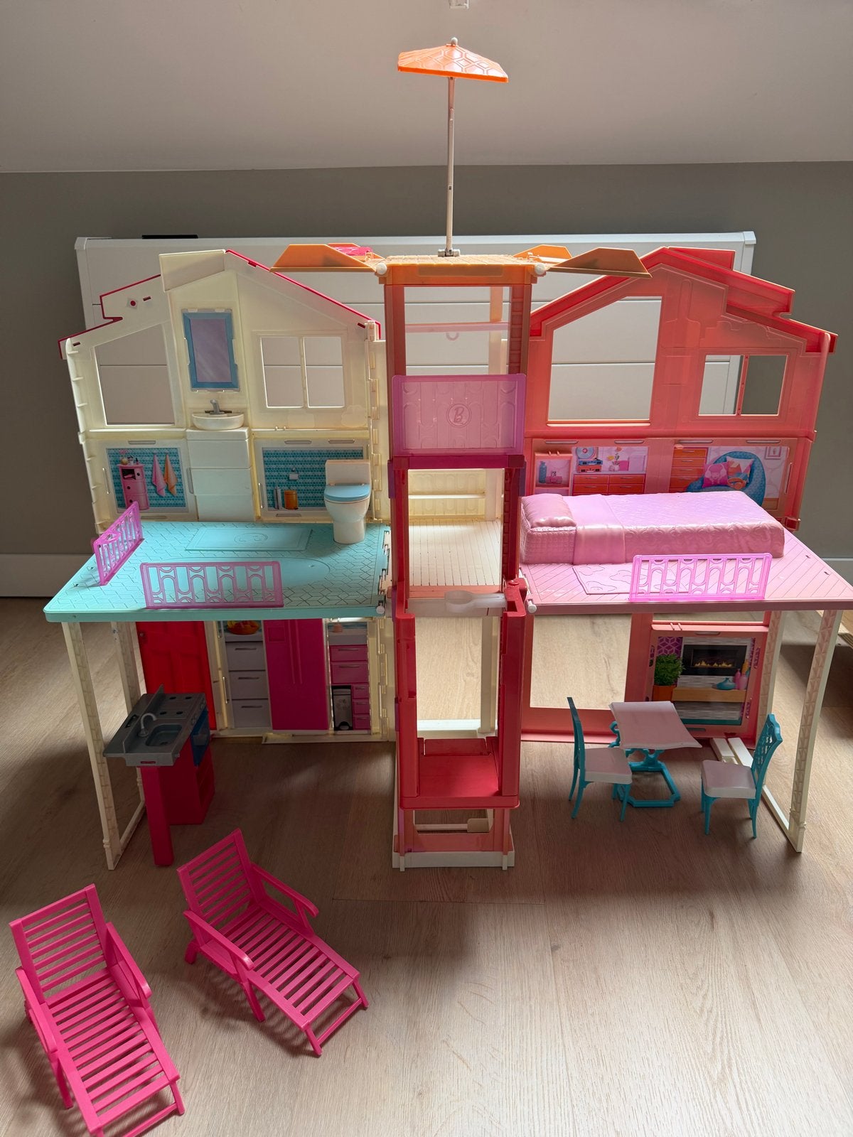 Barbie Droomhuis Poppenhuis met Meubels en Accessoires, Kinderen en Baby's, Ophalen, Gebruikt, Poppenhuis
