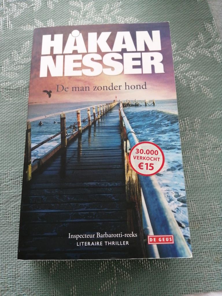 Håkan Nesser - De man zonder hond (Inspecteur Barbarotti, Ophalen of Verzenden, Zo goed als nieuw, Håkan Nesser, Scandinavië