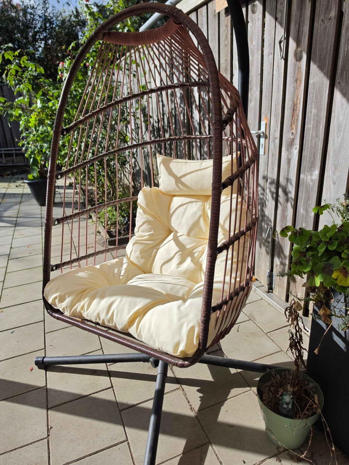 Comfortabele hangstoel met standaard en kussen, Ophalen, Zo goed als nieuw, Wicker