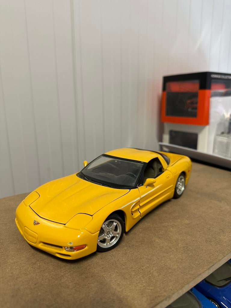 Chevrolet corvette modelauto 1:18 bburago, Ophalen of Verzenden, Gebruikt, Auto, Bburago