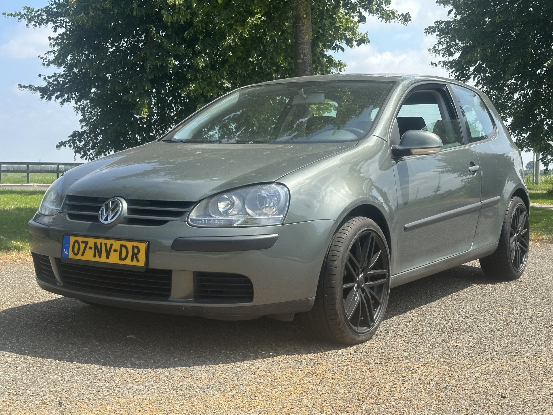 Volkswagen Golf 1.4 FSI Trendline NAP * NL auto (bj 2004), Auto's, Voorwielaandrijving, Stof, Gebruikt, 4 cilinders