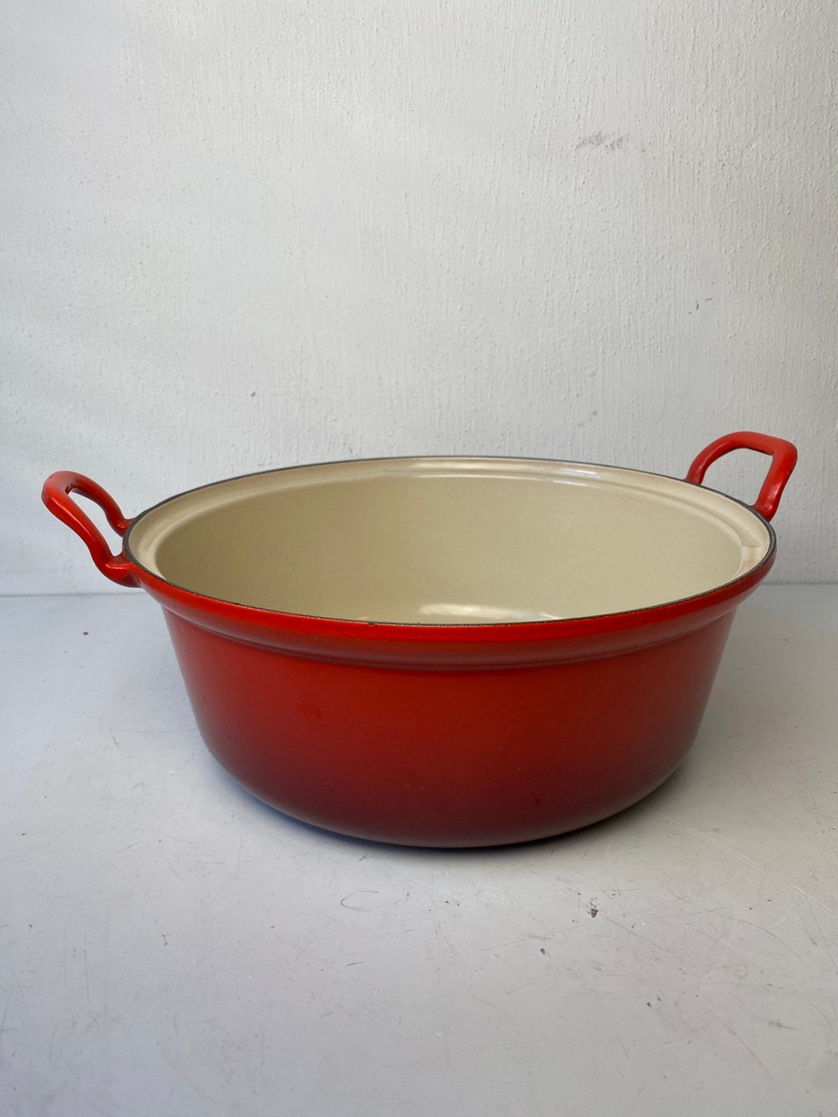 Le Creuset gietijzeren rood geëmailleerde braadpan , 28 cm, Frankrijk, Le Creuset, Ophalen of Verzenden, Zo goed als nieuw