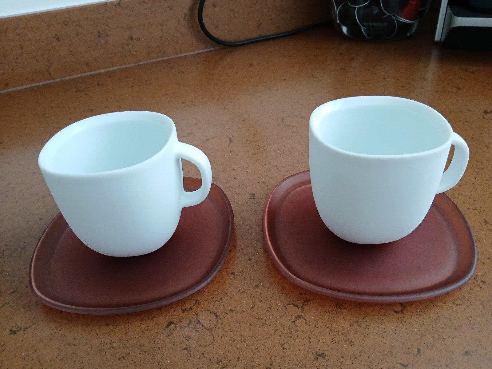 Nespresso kopjes 2x, Huis en Inrichting, Ophalen, Glas, Overige stijlen, Kop(pen) en/of Schotel(s)