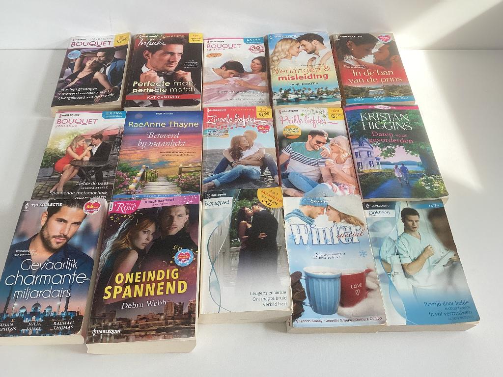 Romannetjes 15 Boekjes oa Harlequin bouquet,, Boeken, Romans, Ophalen of Verzenden, Gelezen