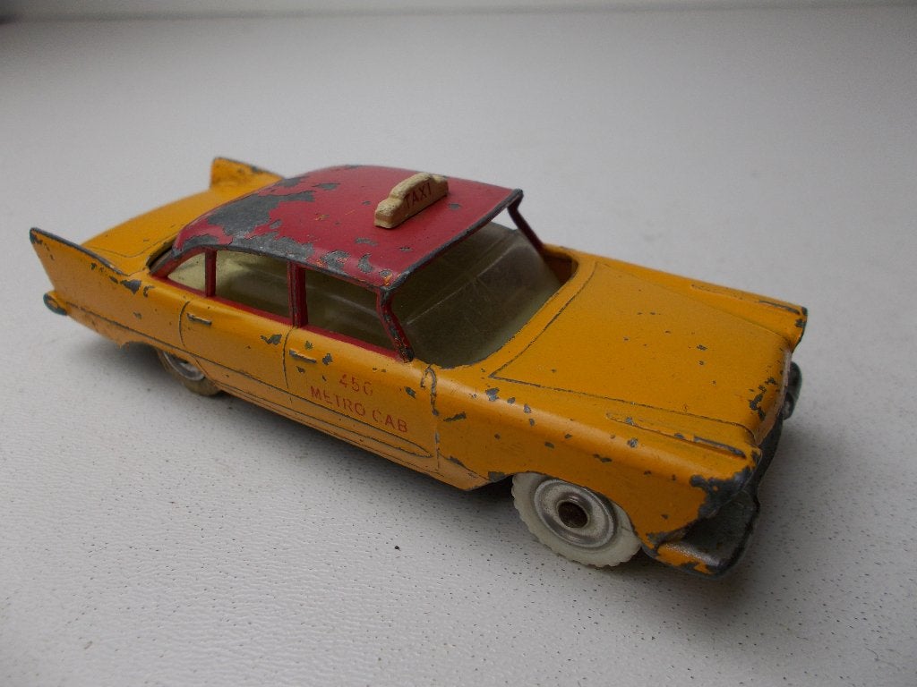 1960 Dinky Toys 265 PLYMOUTH PLAZA U.S.A. TAXI., Ophalen of Verzenden, Gebruikt, Auto, Dinky Toys