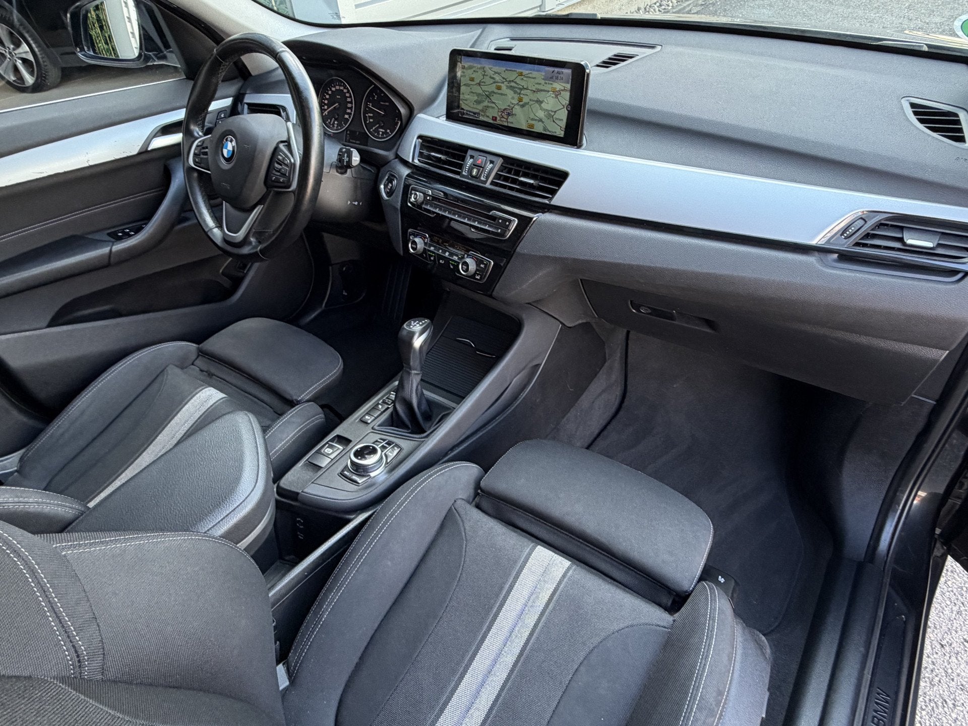 BMW X1 xDrive20i Exe Aut Navi|LED|Cruis|PDC|Camera Zwart, Auto's, 1998 cc, Stof, Gebruikt, Huisgarantie