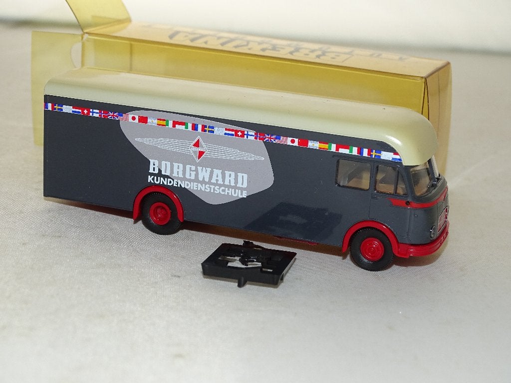 1/87 Brekina Borgward, Ophalen of Verzenden, Nieuw, Bus of Vrachtwagen, Brekina