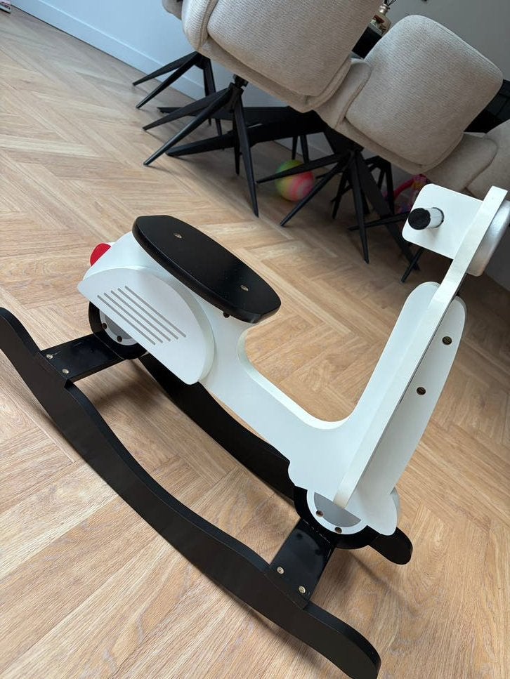 Nieuwe Schommel Scooter - Wit/Zwart Houten Speelgoed, Ophalen, Nieuw, Overige typen, Met wieltjes
