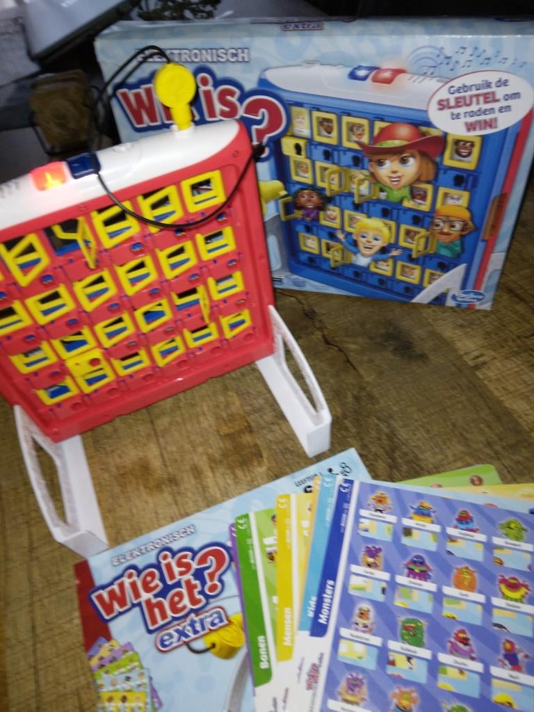 Wie is het elektronisch, Hobby en Vrije tijd, Gezelschapsspellen | Bordspellen, Ophalen of Verzenden