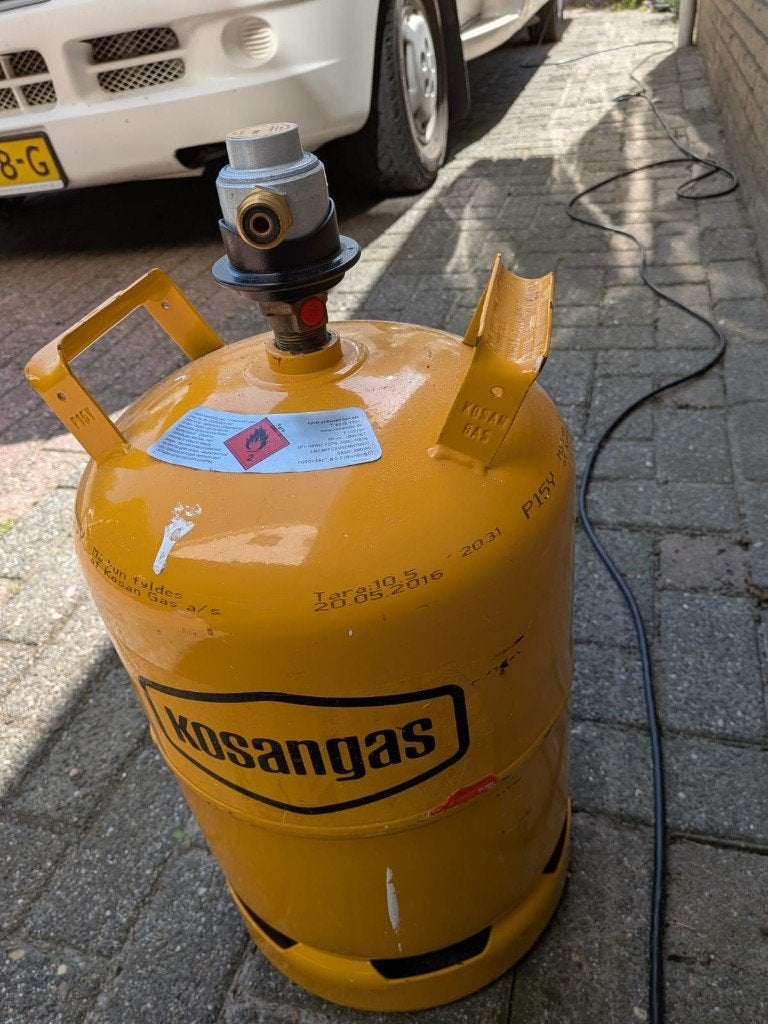 Gasfles  Denemarken plus gaskraan met aansluiting din, Ophalen of Verzenden, Zo goed als nieuw