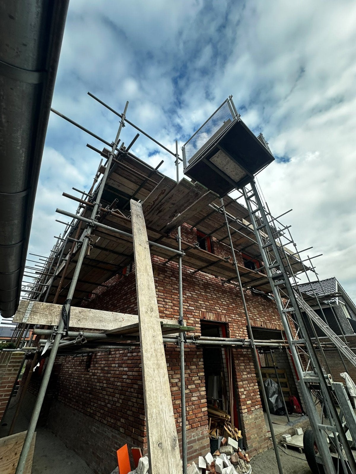 Foto 3 van Volledige gevelsteiger voor groot woonhuis (250m2)