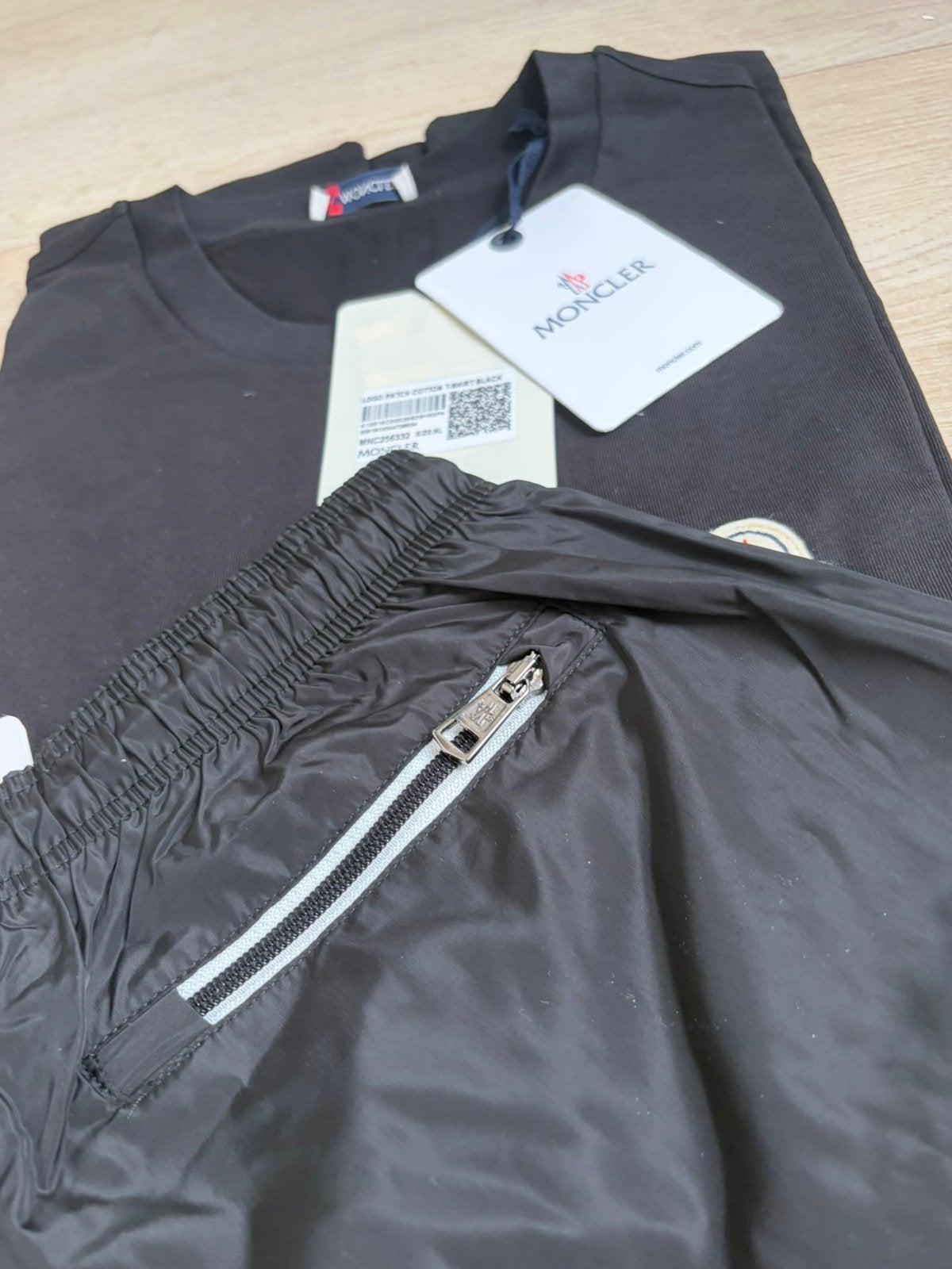 Moncler zomersetje | shirt + zwembroek maat XL zwart, Ophalen of Verzenden, Zo goed als nieuw, Maat 56/58 (XL)