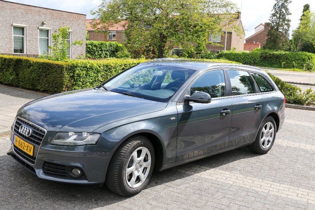 Audi A4 1.8 Tfsi 88KW Avant 2011 Grijs, Voorwielaandrijving, Stof, 4 cilinders, 14 km/l