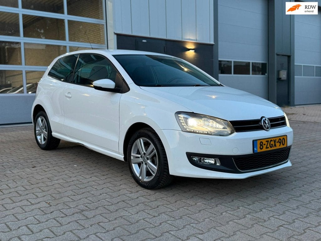 Volkswagen Polo 1,2 2013 Life Xenon Led Velgen Wit Stoelverw, Voorwielaandrijving, Euro 5, Zwart, 1198 cc