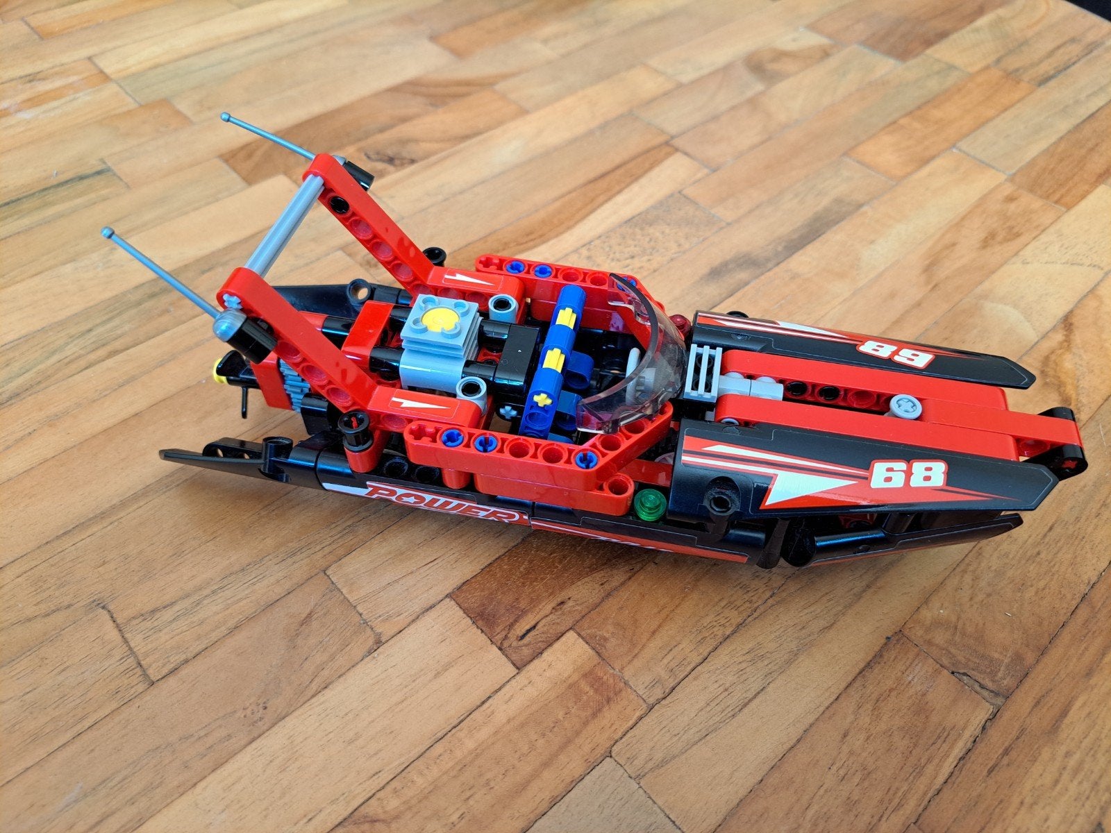 LEGO Technic 42089 Powerboot - Compleet met boekje, Ophalen of Verzenden, Zo goed als nieuw