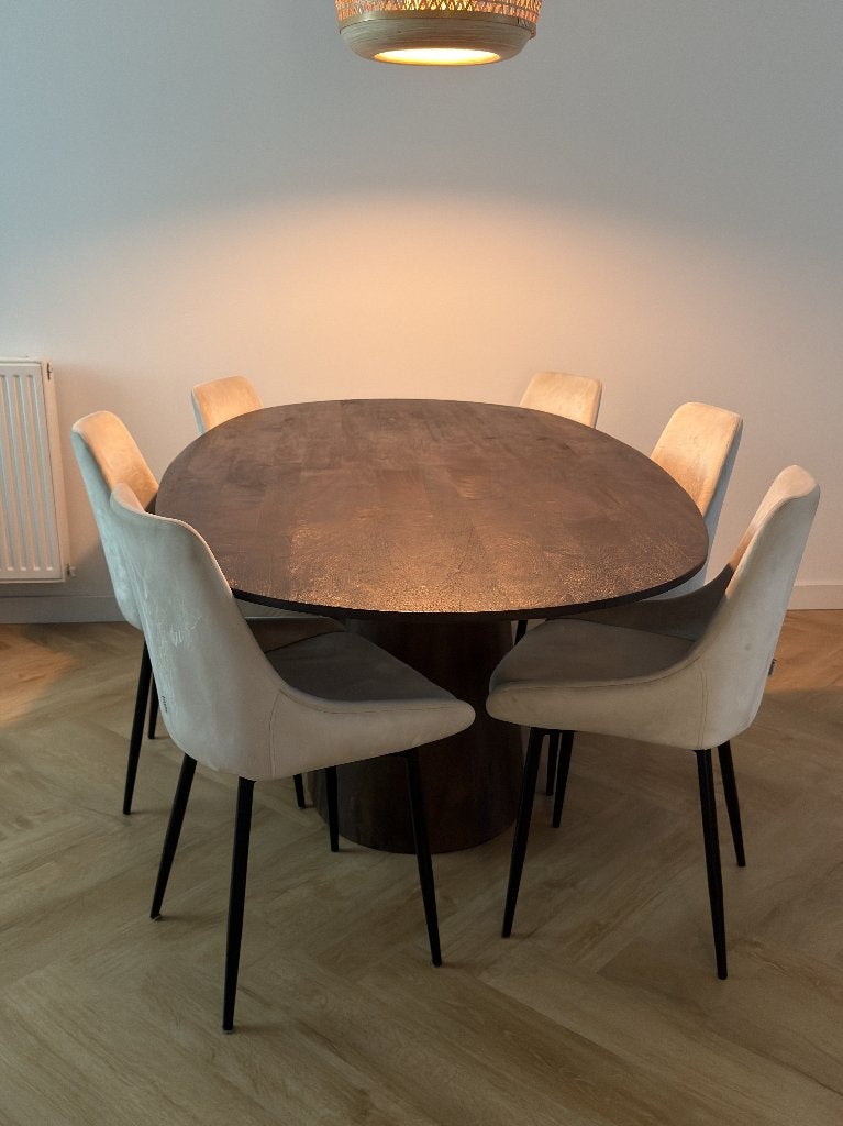 Ovale eettafel mangohout, Ophalen, 100 tot 150 cm, Zo goed als nieuw, Vijf personen of meer