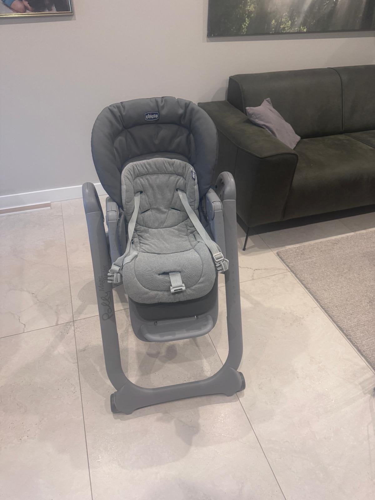 Chicco Polly Magic Relax kinderstoel met speelboog, Kinderen en Baby's, Kinderstoelen, Ophalen, Zo goed als nieuw, Meegroeistoel