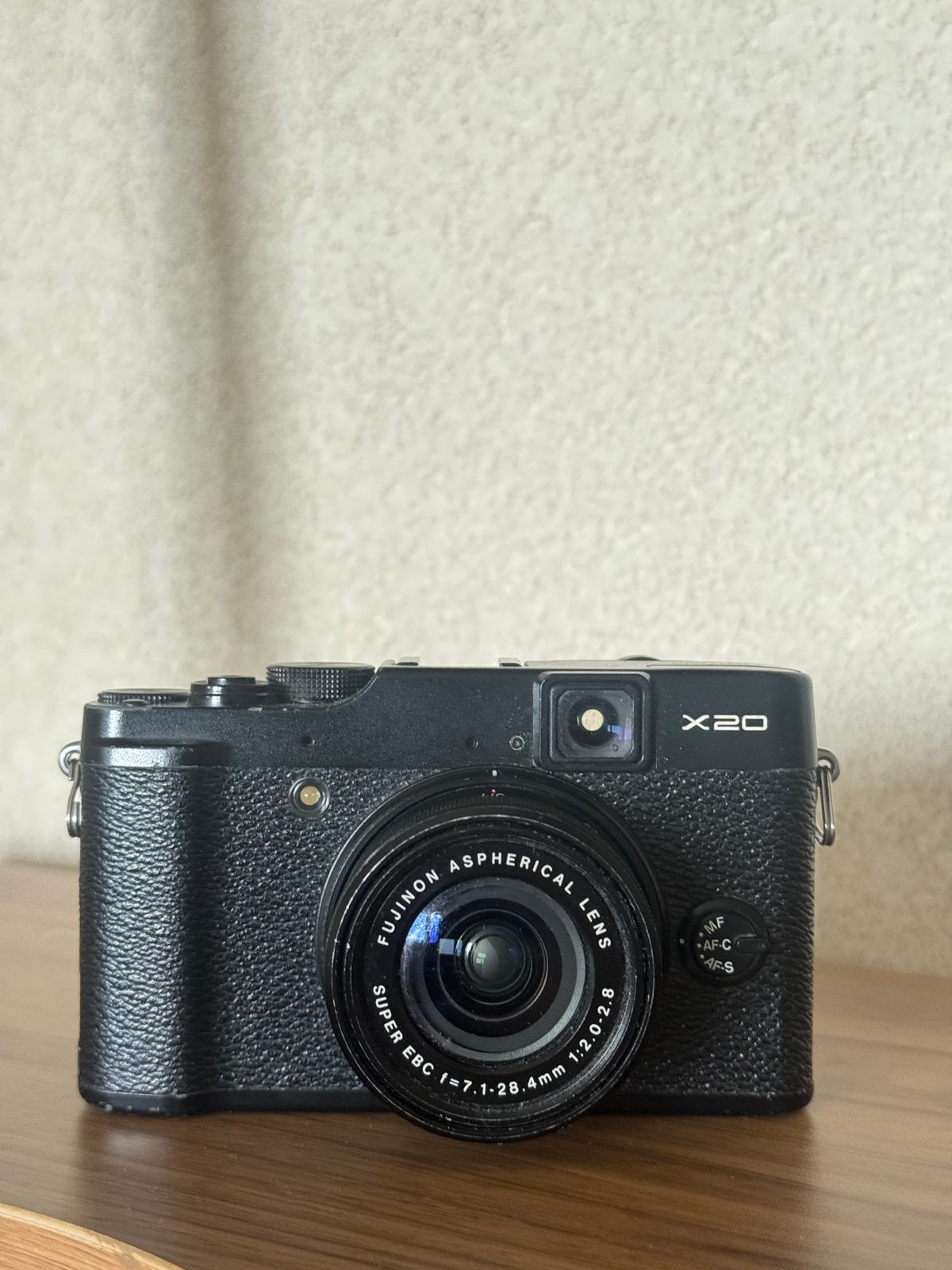 Fujifilm X20 met batterij en lader (defect), Accu, 12 megapixels, Fujifilm, Compactcamera