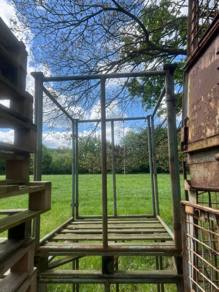 Metalen stapelrek / palletframe - (meerdere), Ophalen, Gebruikt, IJzer
