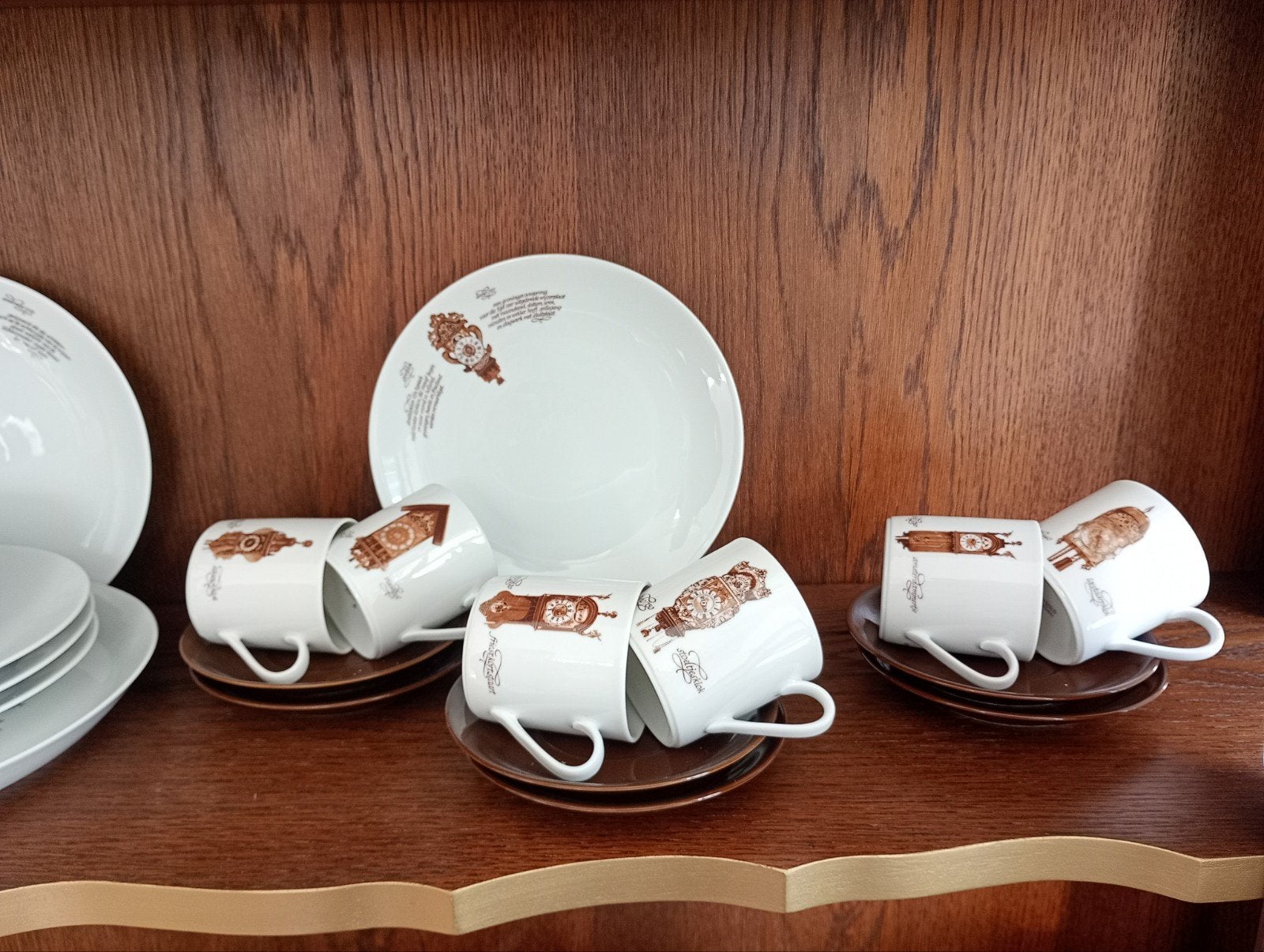 Klokken servies in goede staat, Antiek en Kunst, Ophalen