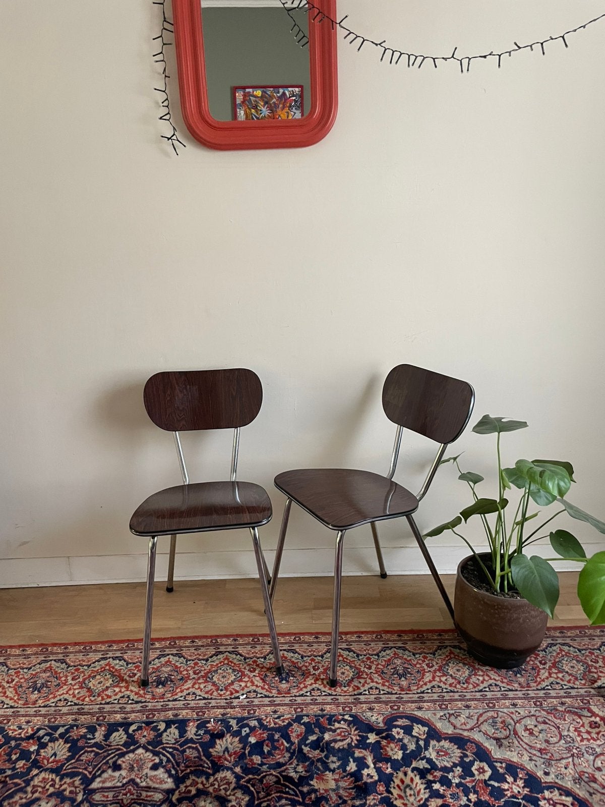 Jaren 60 bruine stoelen, Huis en Inrichting, Stoelen, Ophalen, Zo goed als nieuw, Bruin, Twee