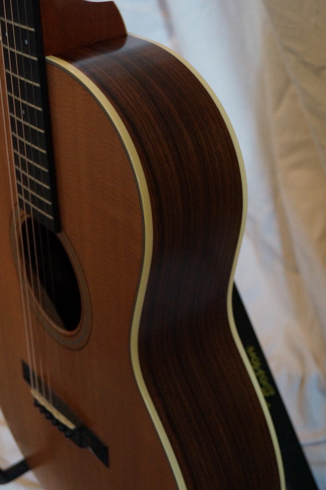 Foto 4 van mooie breedlove gitaar met originele koffer