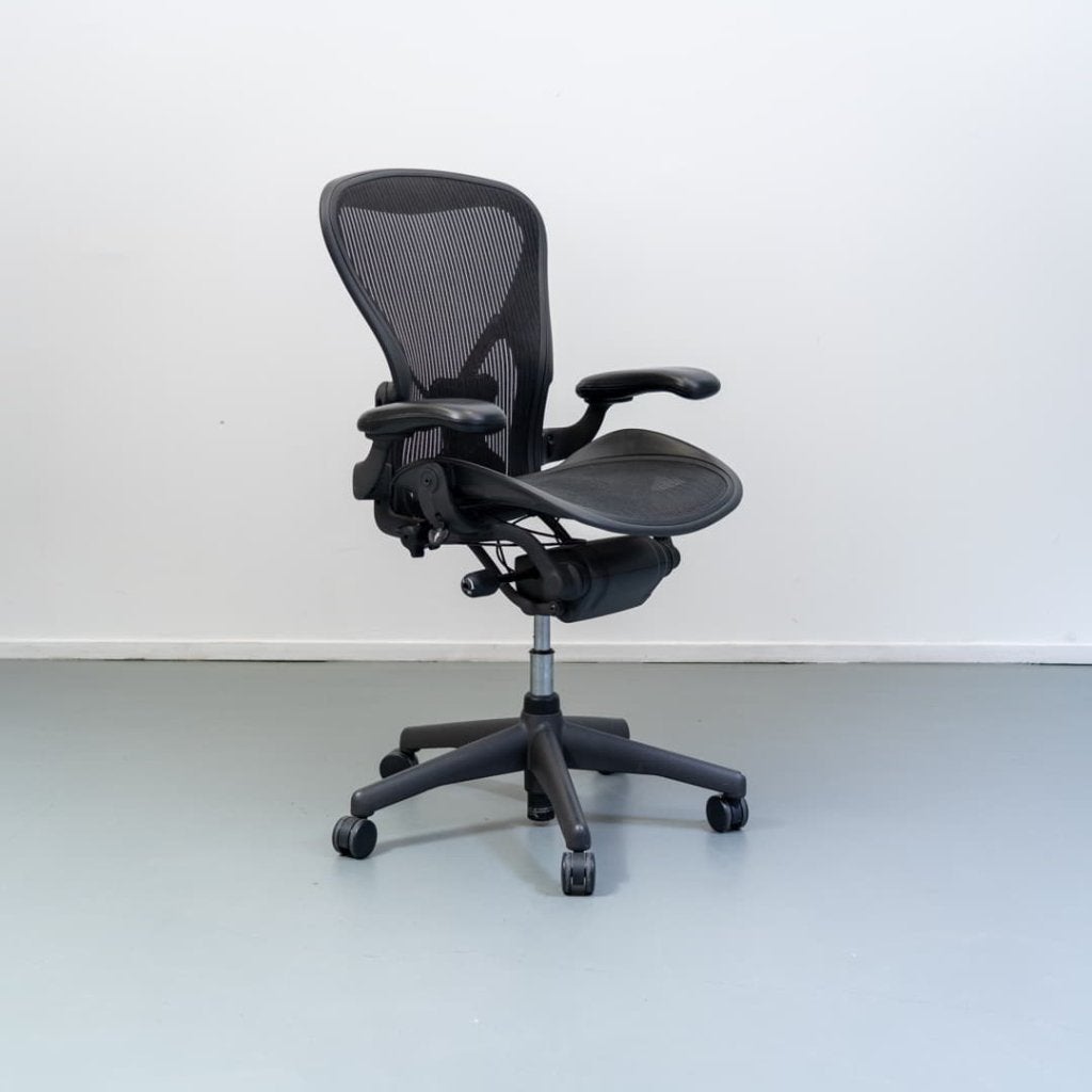 Herman Miller Aeron Graphite Pellicle Maat B - Graphite