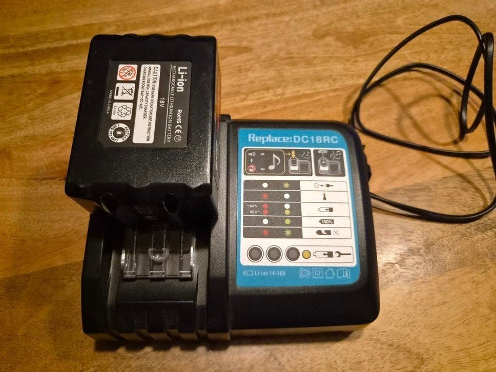 Makita/ Jungla 18V 8.0Ah Li-ion Accu met Oplader, Ophalen, Zo goed als nieuw, Overige typen