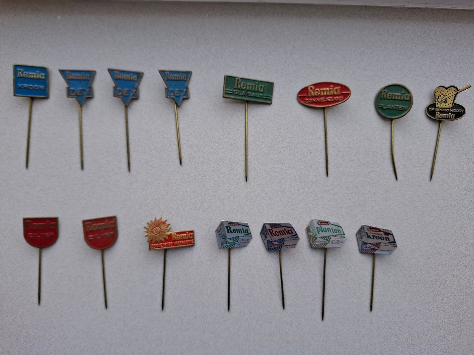 Vintage speldjes pins prikkers van Remia, Ophalen of Verzenden