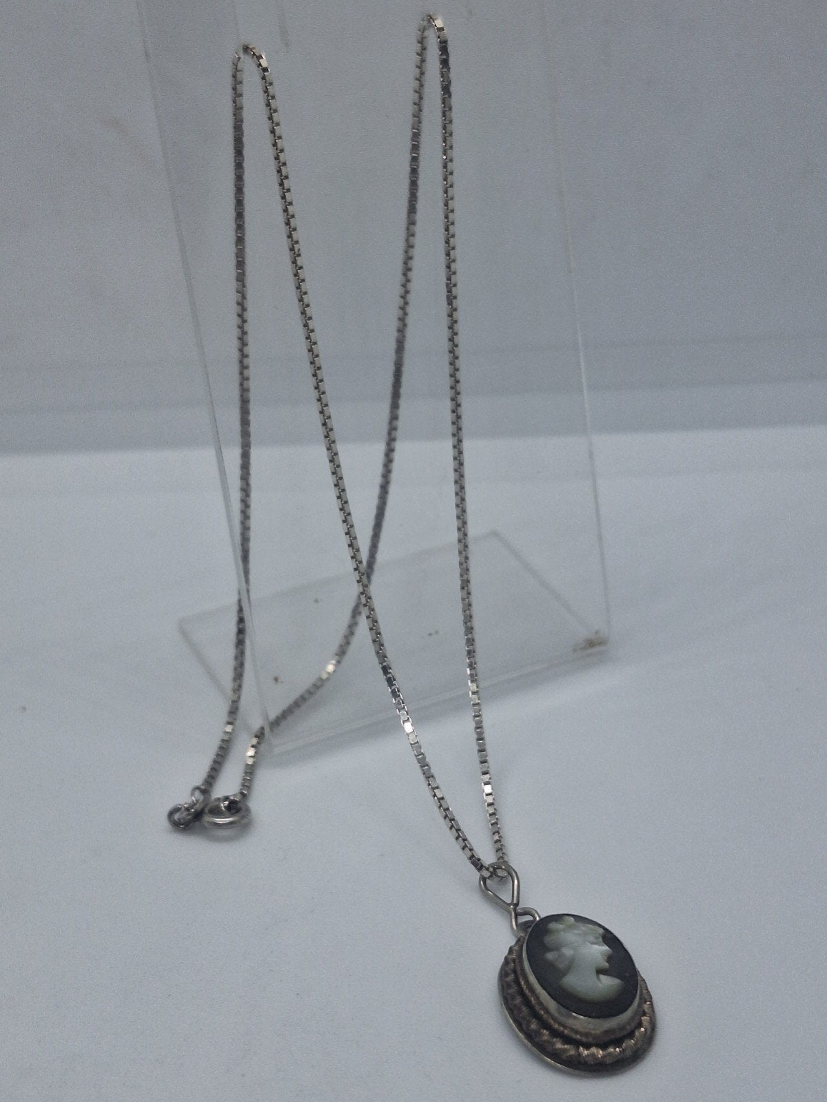 Vintage Zilveren Ketting met Camee Hanger - 42 cm, Met hanger, Gebruikt, Ophalen of Verzenden, Zilver