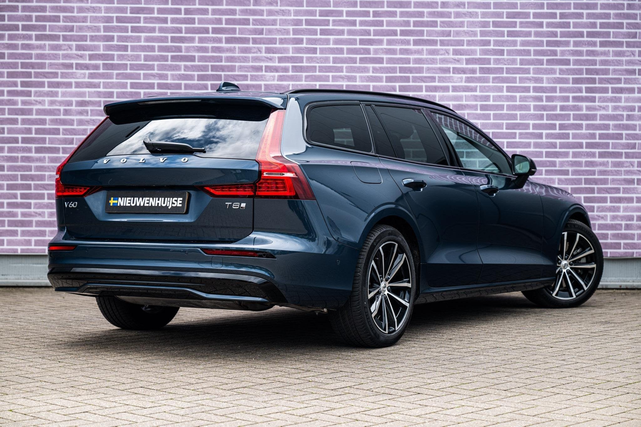 Volvo V60 2.0 T6 Plug-in hybrid AWD Plus Dark | SOH:100% | |, Automaat, Gebruikt, Euro 6, 4 cilinders