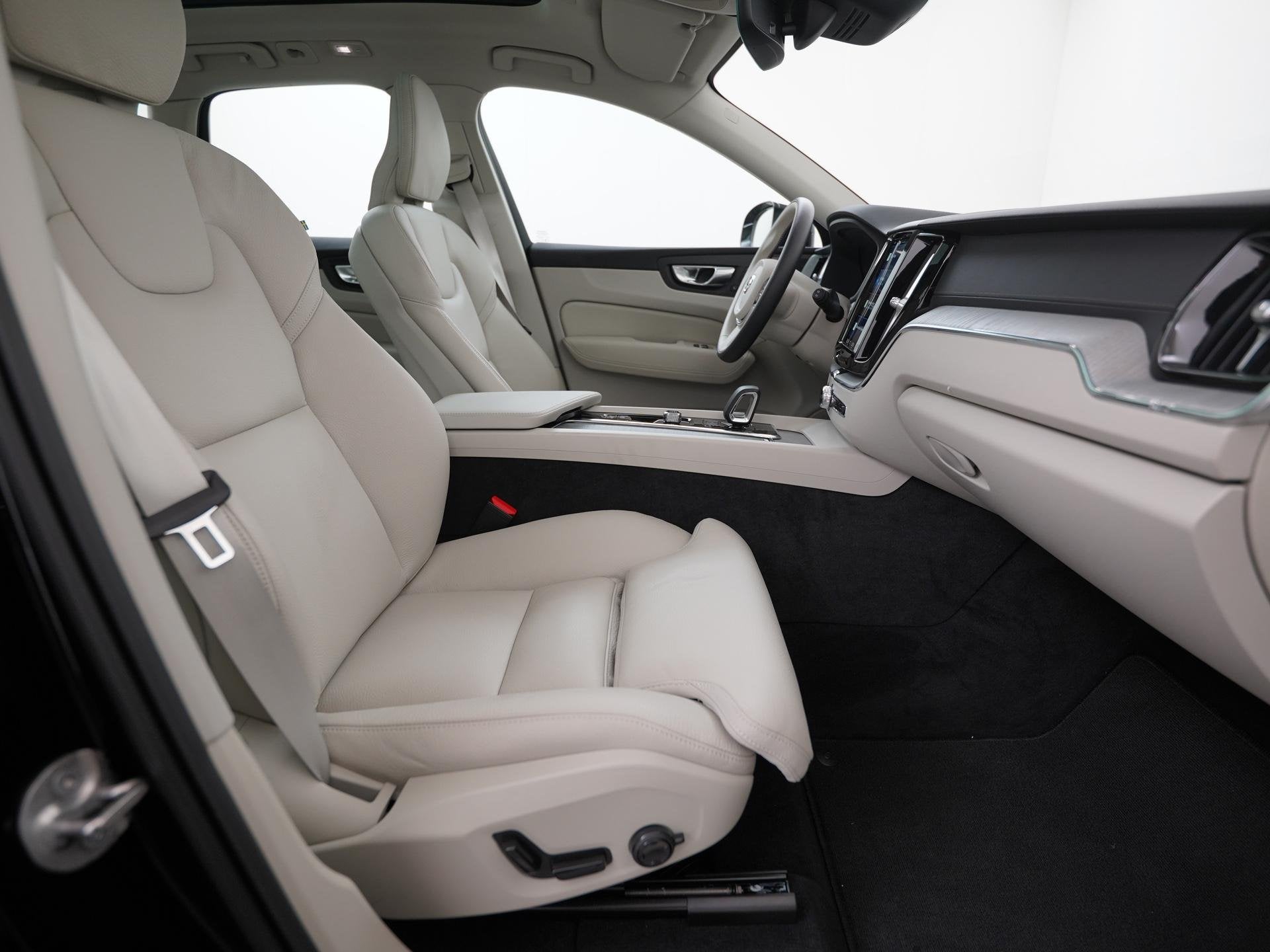 Volvo XC60 2.0 T6 Long Range AWD Ultra Bright | Luchtvering, Auto's, Automaat, Gebruikt, Euro 6, 4 cilinders