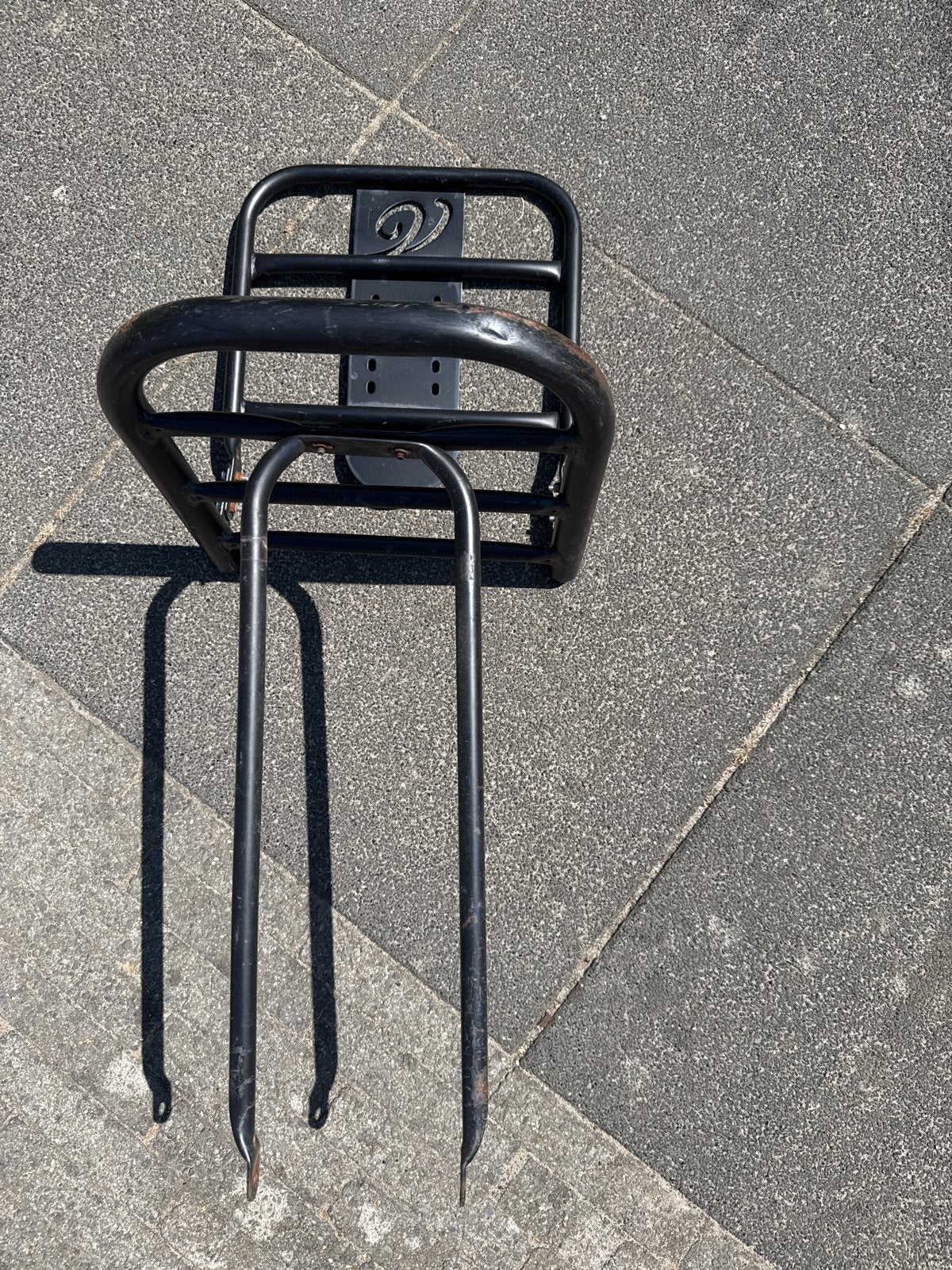 Stevige zwarte voordrager/voorbagagerek, Ophalen, Gebruikt