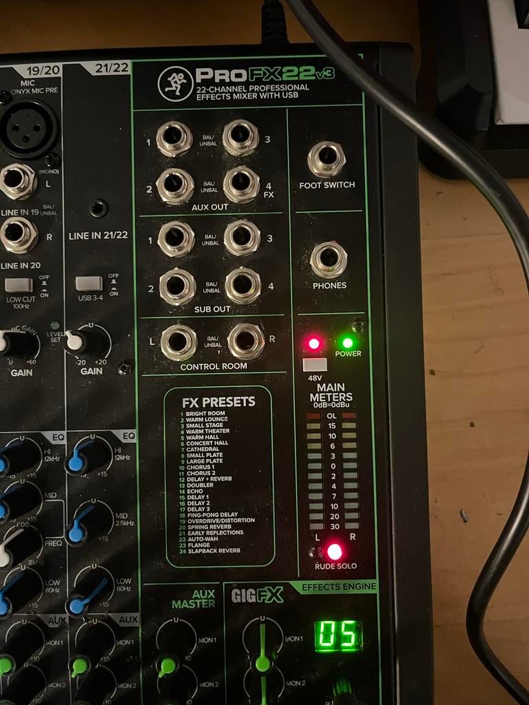 Mackie ProFX22V3 22-kanaals mixer met effecten, Ophalen, Gebruikt, 20 kanalen of meer, Microfooningang