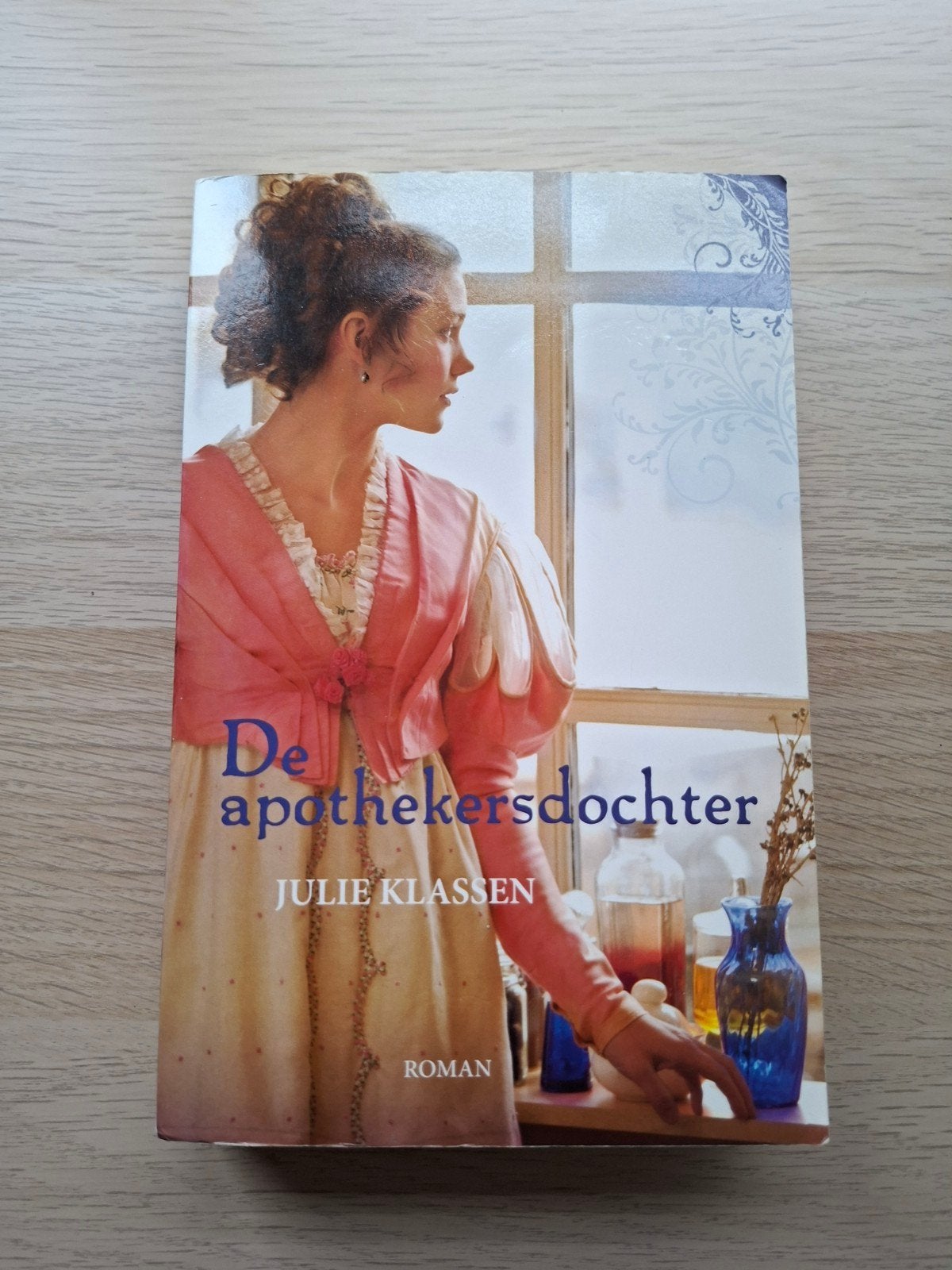 De apothekersdochter van Julie Klassen, Boeken, Ophalen of Verzenden, Gelezen