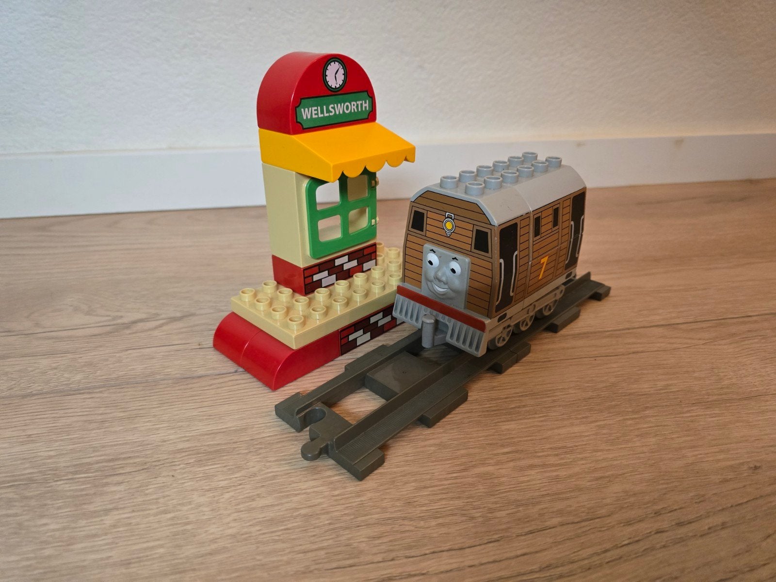 Thomas de Trein Duplo 5555  - Toby met station Wellsworth, Ophalen of Verzenden, Gebruikt