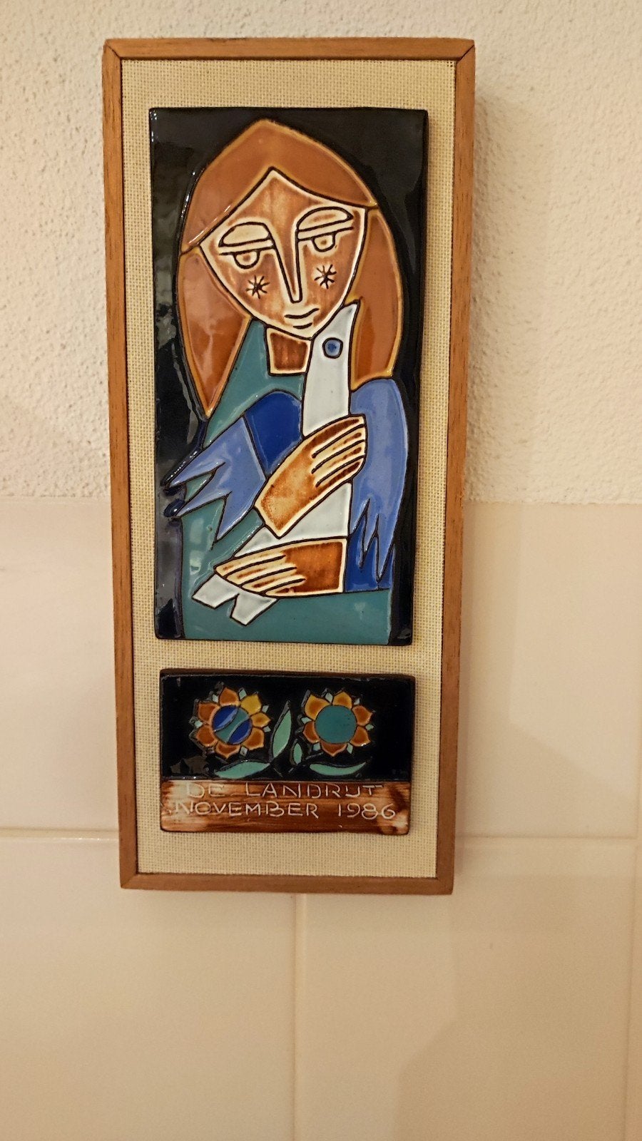 Vintage Keramiek Wanddecoratie - Vrouw met Duif (1986), Ophalen of Verzenden