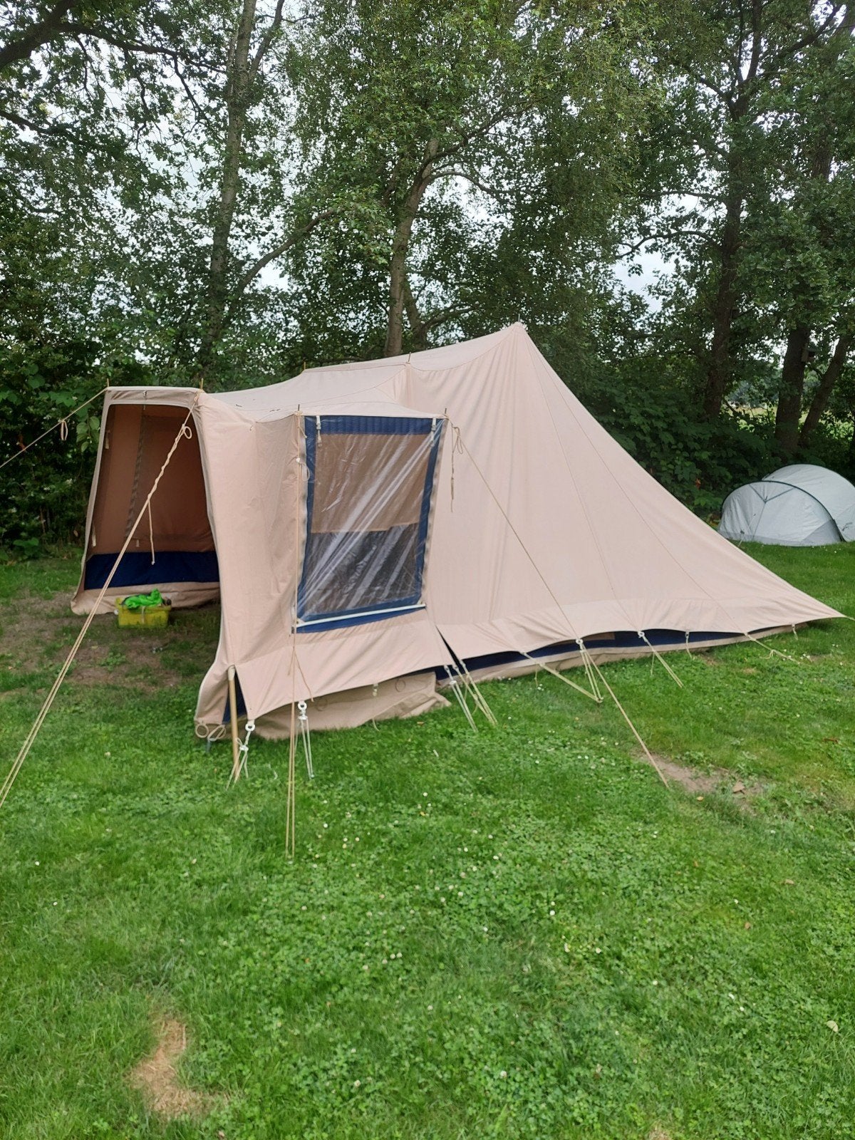 Vrijbuiter Sperwer 4 persoons piramidetent, Caravans en Kamperen, Ophalen, Gebruikt