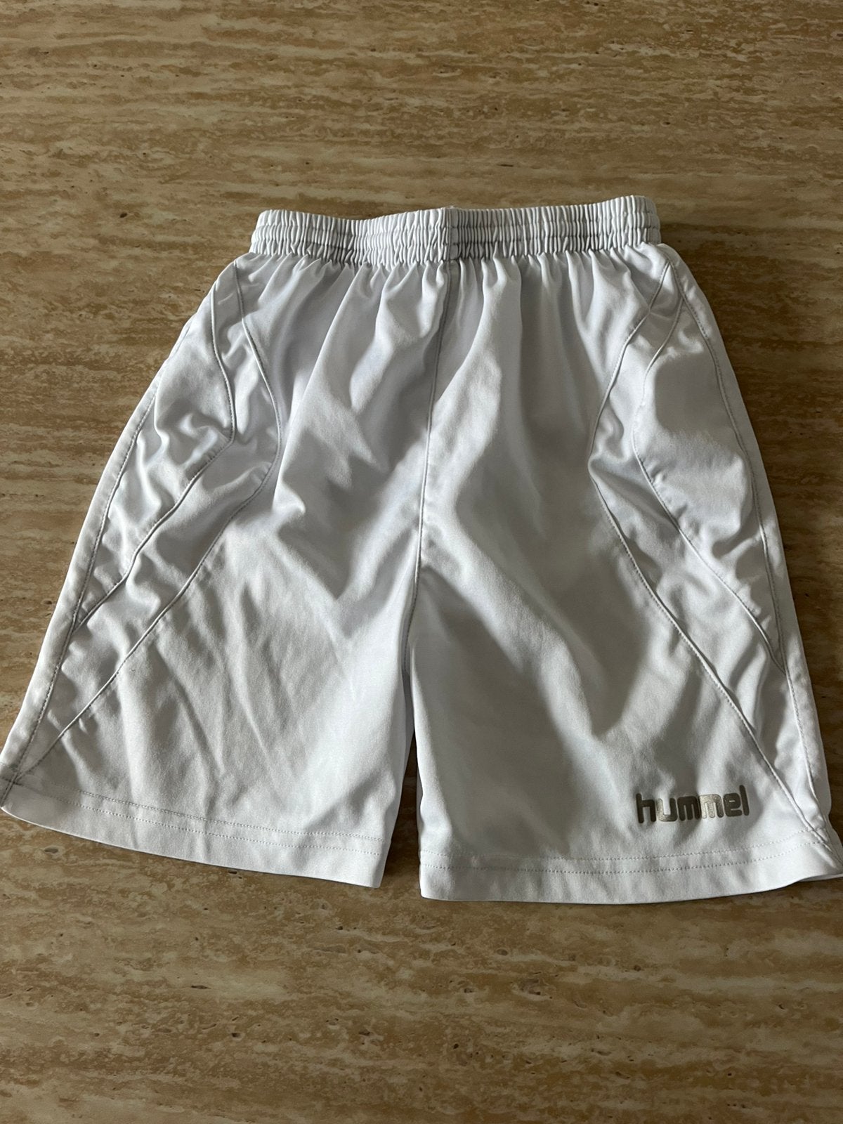 Hummel sport broekje, Ophalen of Verzenden, Zo goed als nieuw, Jongen of Meisje, Sport- of Zwemkleding