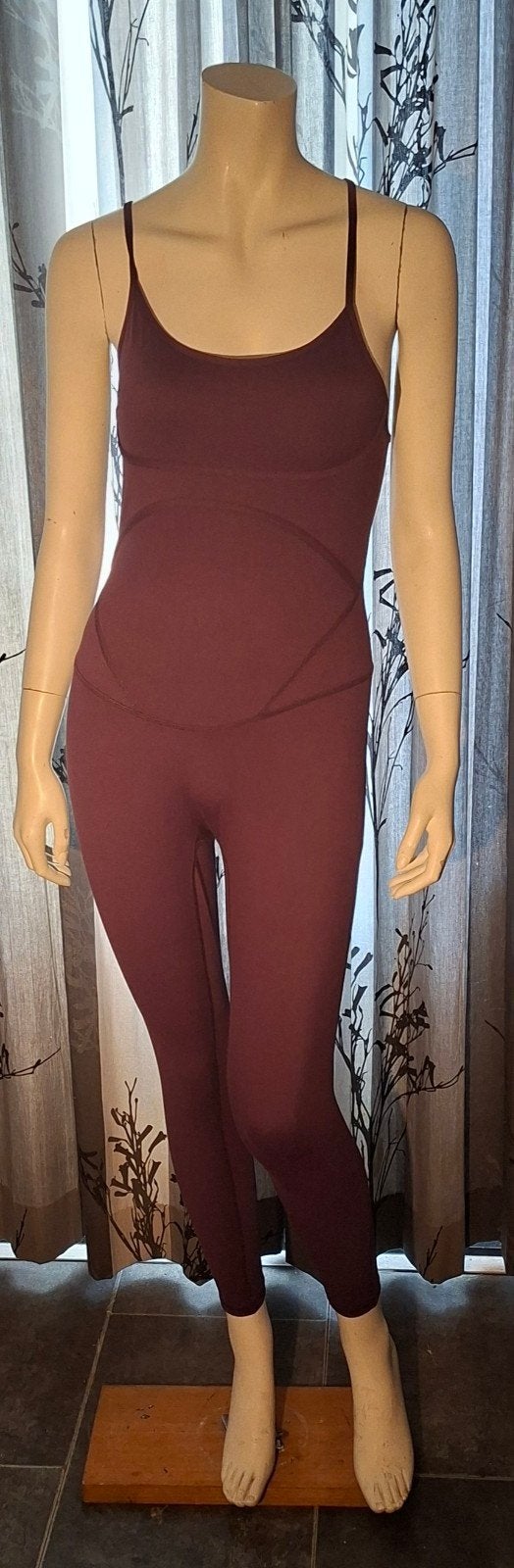 Bordeauxrode sport jumpsuit - Maat L, Maat 42/44 (L), Ophalen of Verzenden, Rood, Fitness of Aerobics