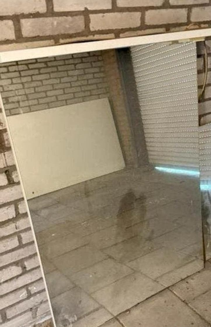 Badkamermeubelset: wastafel, spiegelwand en hoge kast, Ophalen, Gebruikt, 50 tot 100 cm, 25 tot 50 cm