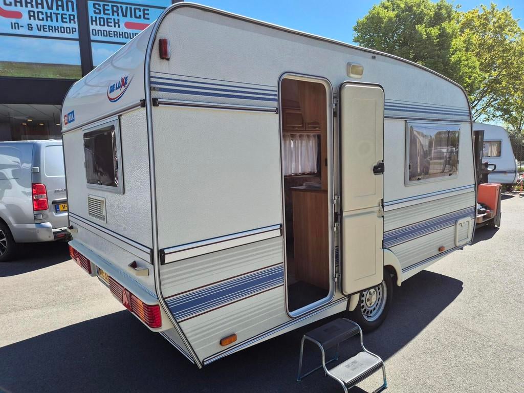 Wilk 400 DeLuxe 1 eig. Voortent + luifel MEGA rondzit of bed, WILK - TABBERT groep, Omvormer of Lader, Rondzit, Bedrijf