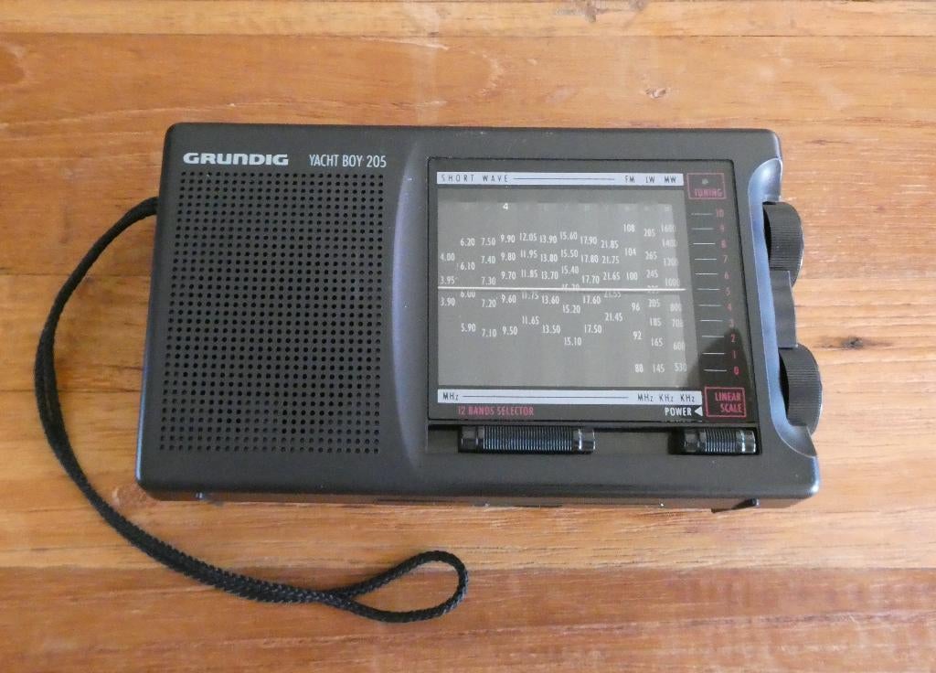 Wereldontvanger Grundig Yacht Boy 205, Ophalen of Verzenden, Zo goed als nieuw, Wereldontvanger