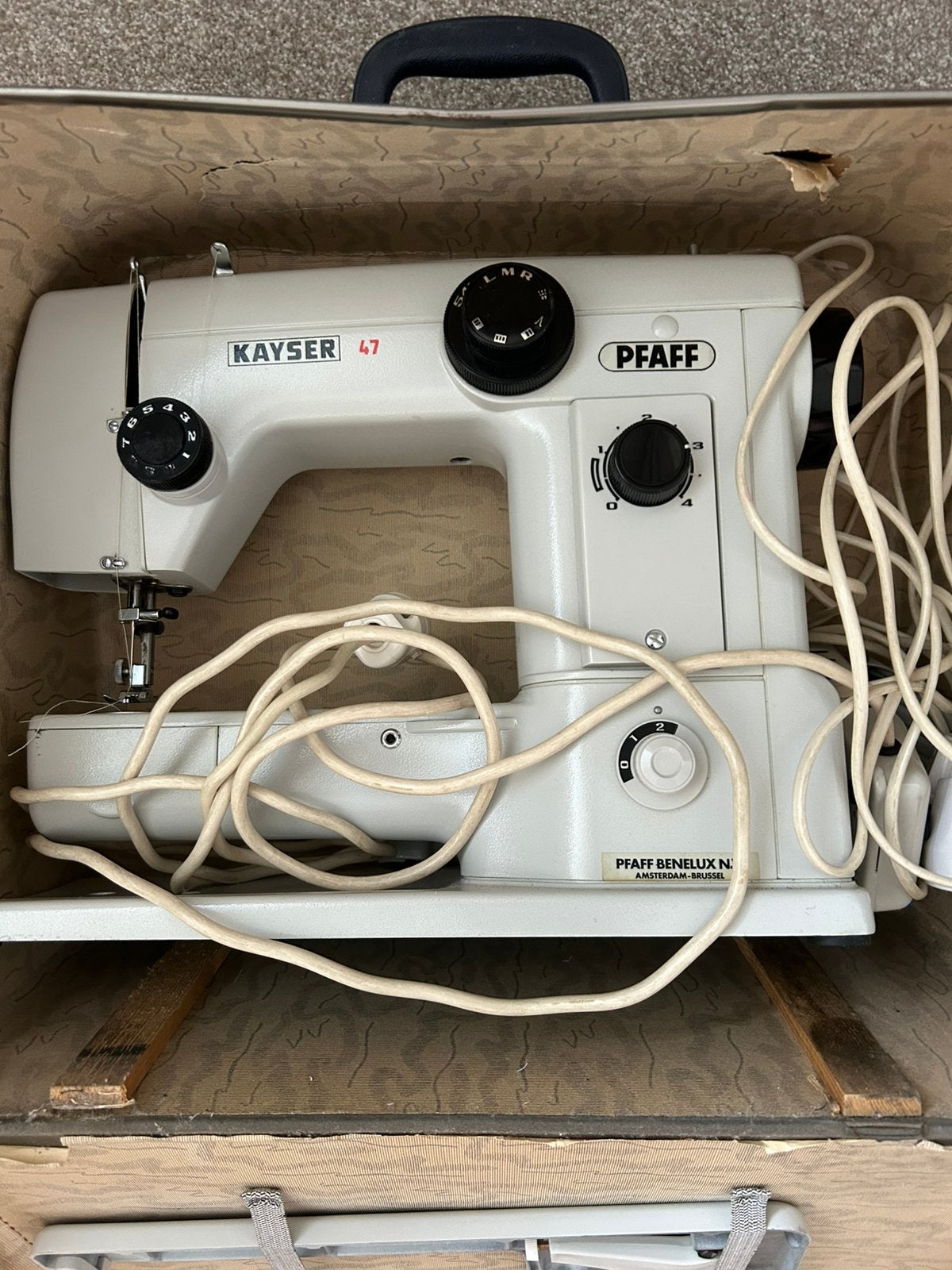 Kayser 47 naaimachine, Hobby en Vrije tijd, Ophalen of Verzenden, Zo goed als nieuw, Naaimachine, Overige merken