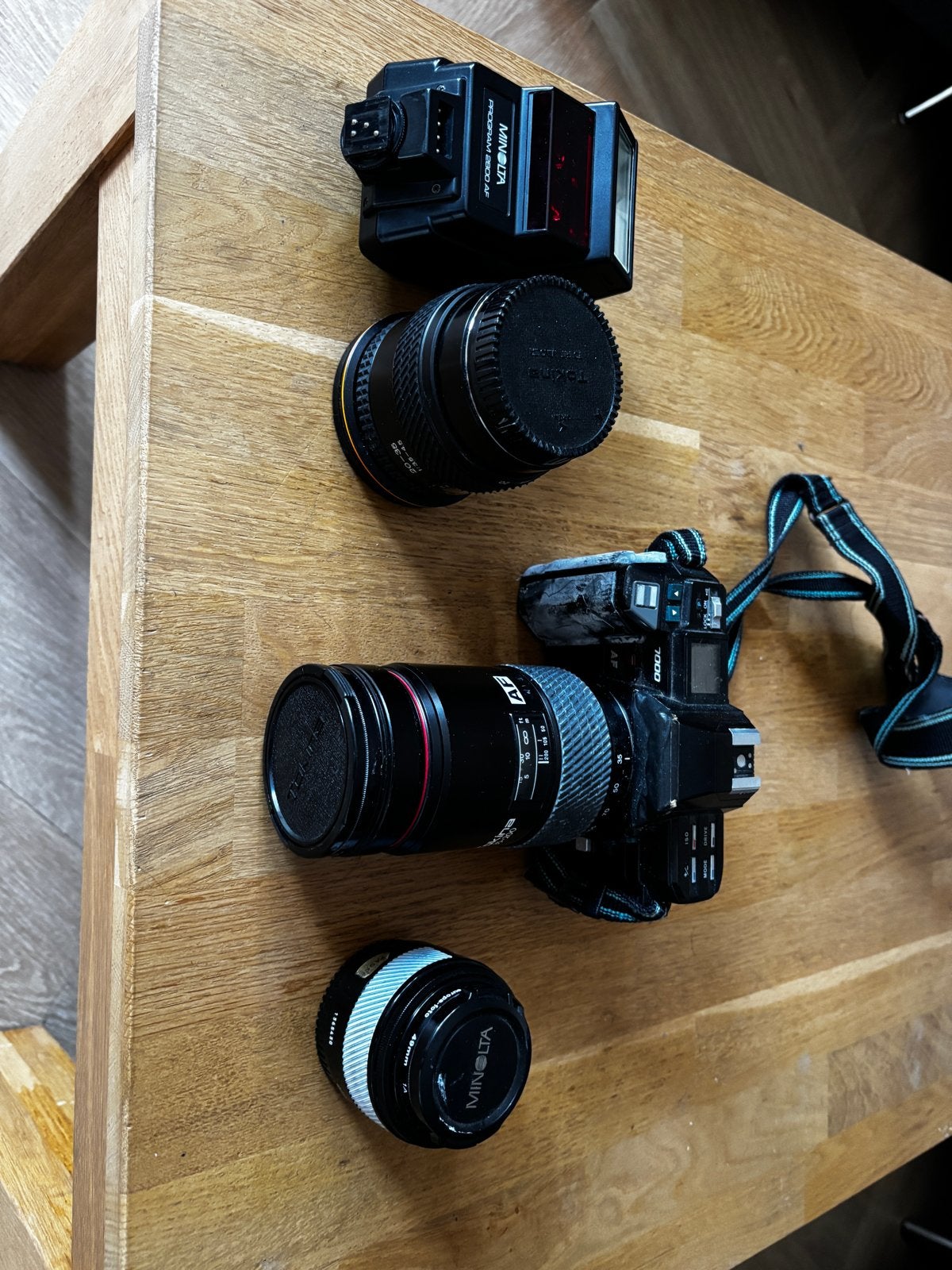 Analoog Tokina 20-35mm en 35-200mm lenzen met Minolta camera, Ophalen, Gebruikt, Tokina, Groothoeklens