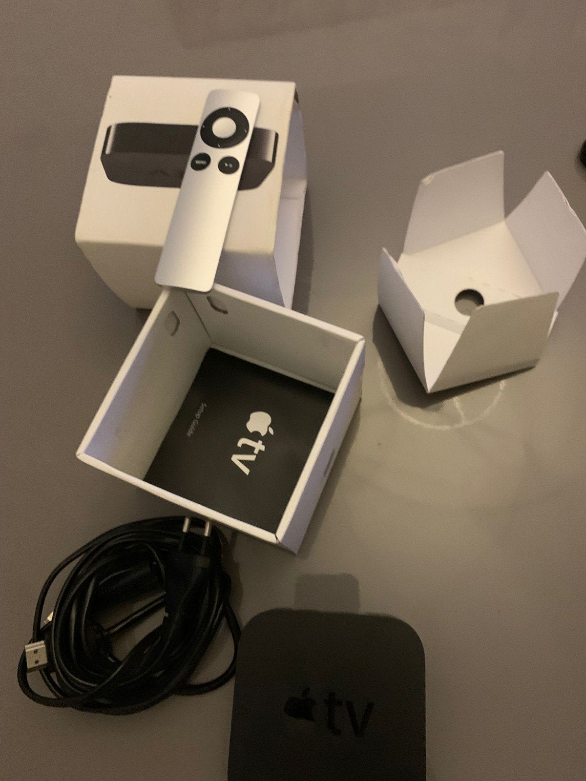 Apple TV (Model A1378) met afstandsbediening en doos, Ophalen, Gebruikt, HDMI, Zonder harde schijf