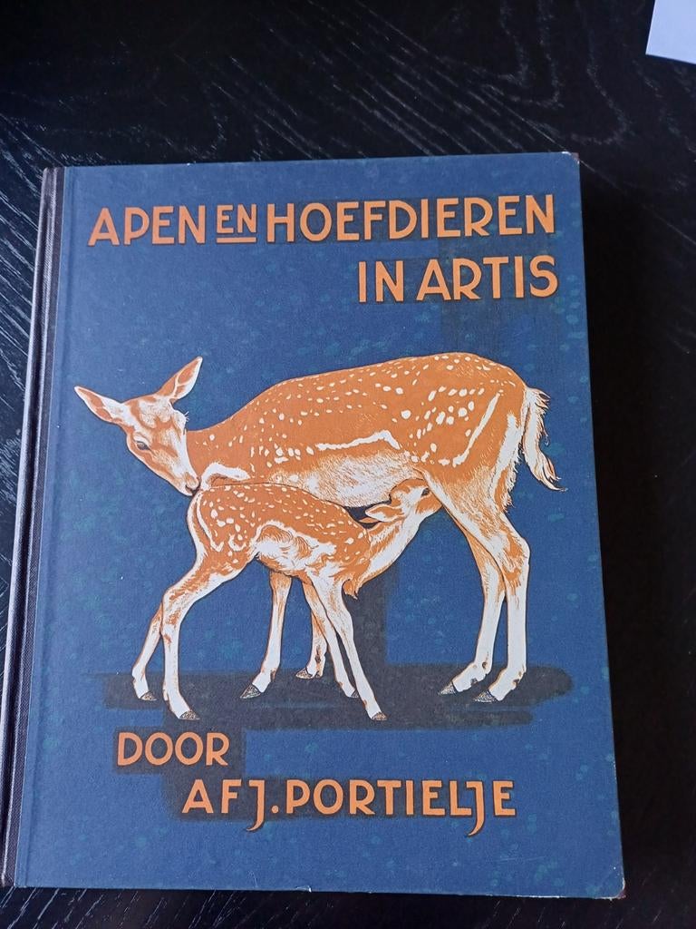 Apen en Hoefdieren in Artis - AFJ. Portielje (Vintage), Ophalen of Verzenden, Gelezen, Natuur algemeen, AFJ. Portielje
