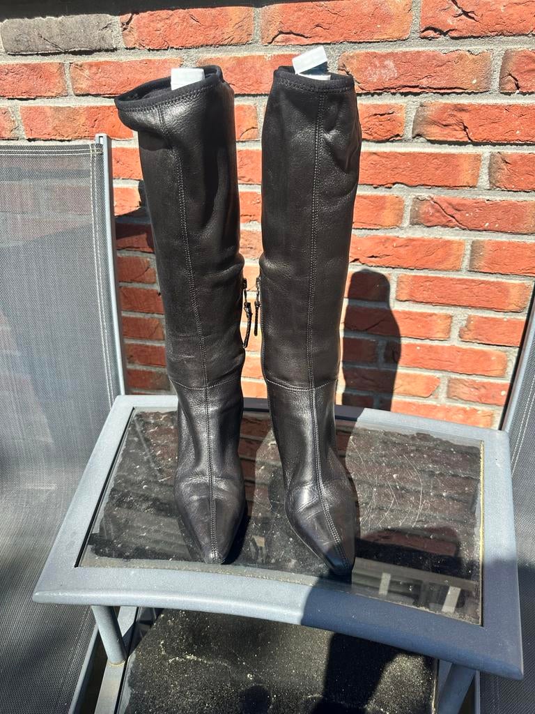 Prada Leren Dames Laarzen met Elastische Bovenkant, Kleding | Dames, Schoenen, Zo goed als nieuw, Hoge laarzen, Zwart, Ophalen of Verzenden