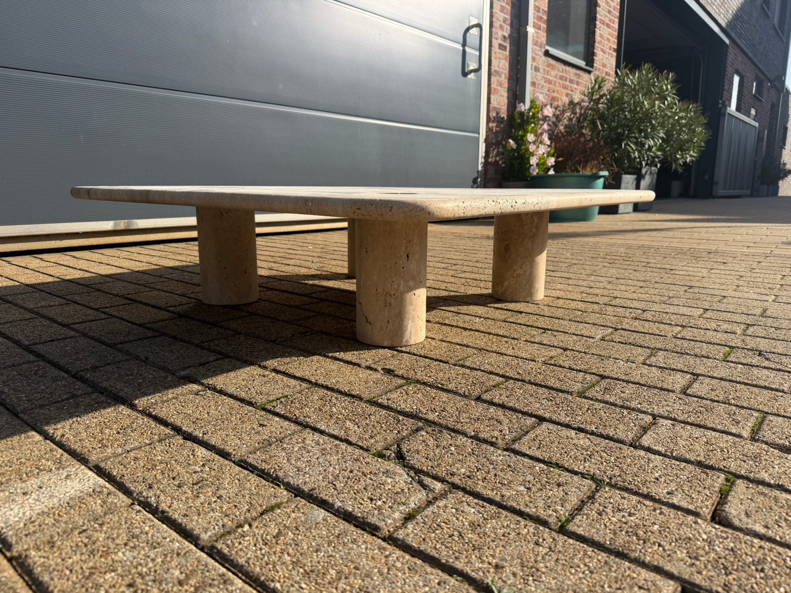 Travertin salontafel Angelo Mangiarotti voor Up&Up 1970’s, 100 tot 150 cm, Knoll togo vitra sede artifort leolux cassina b&b italia edra